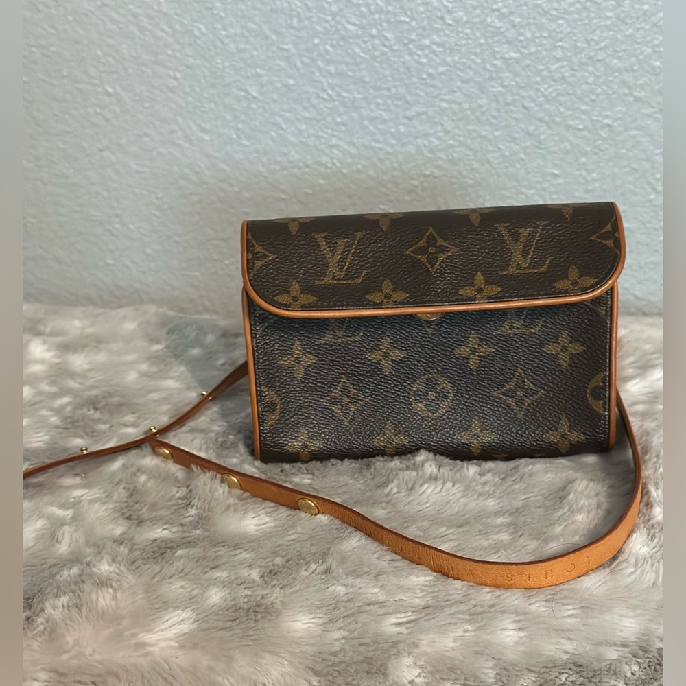 Louis Vuitton Pochette Florentine Monogram belt bag vintage